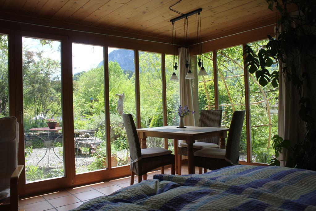 Dunkel Blaue Maus Bed & Breakfast Meiringen Ngoại thất bức ảnh