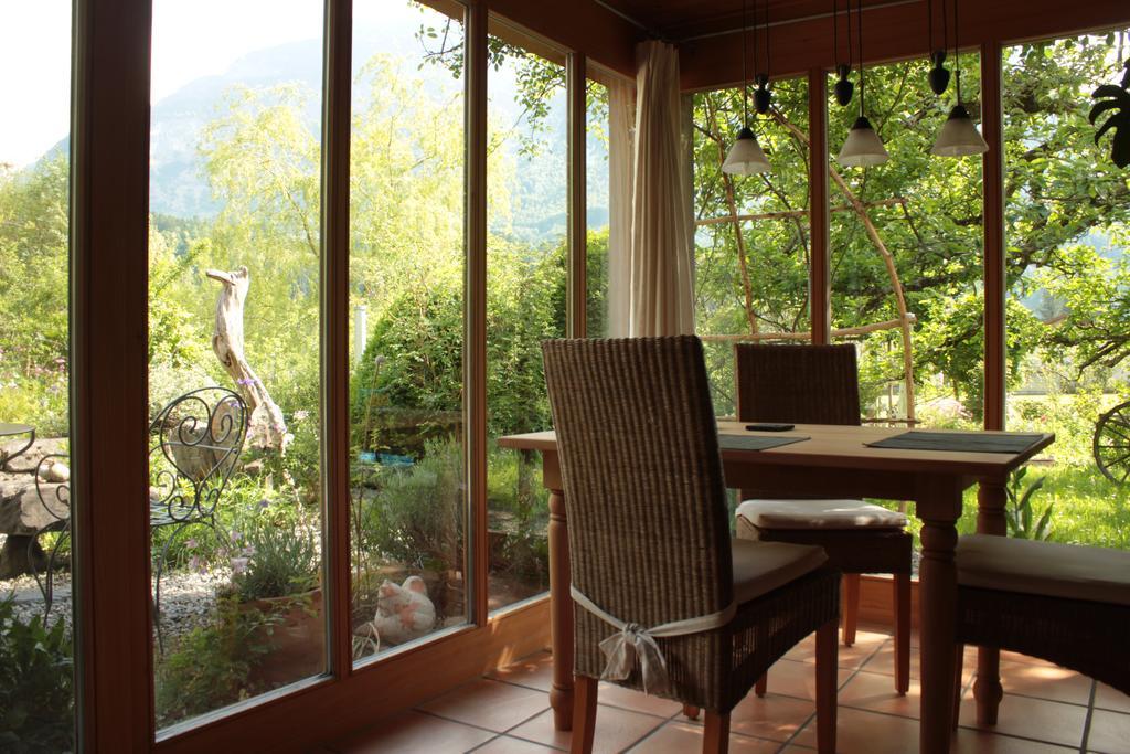 Dunkel Blaue Maus Bed & Breakfast Meiringen Ngoại thất bức ảnh