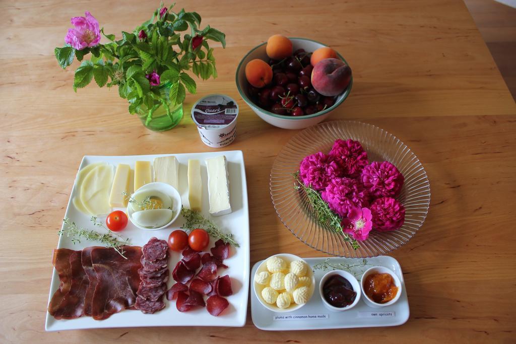 Dunkel Blaue Maus Bed & Breakfast Meiringen Ngoại thất bức ảnh